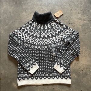 Wind River turtleneck sweater NWT